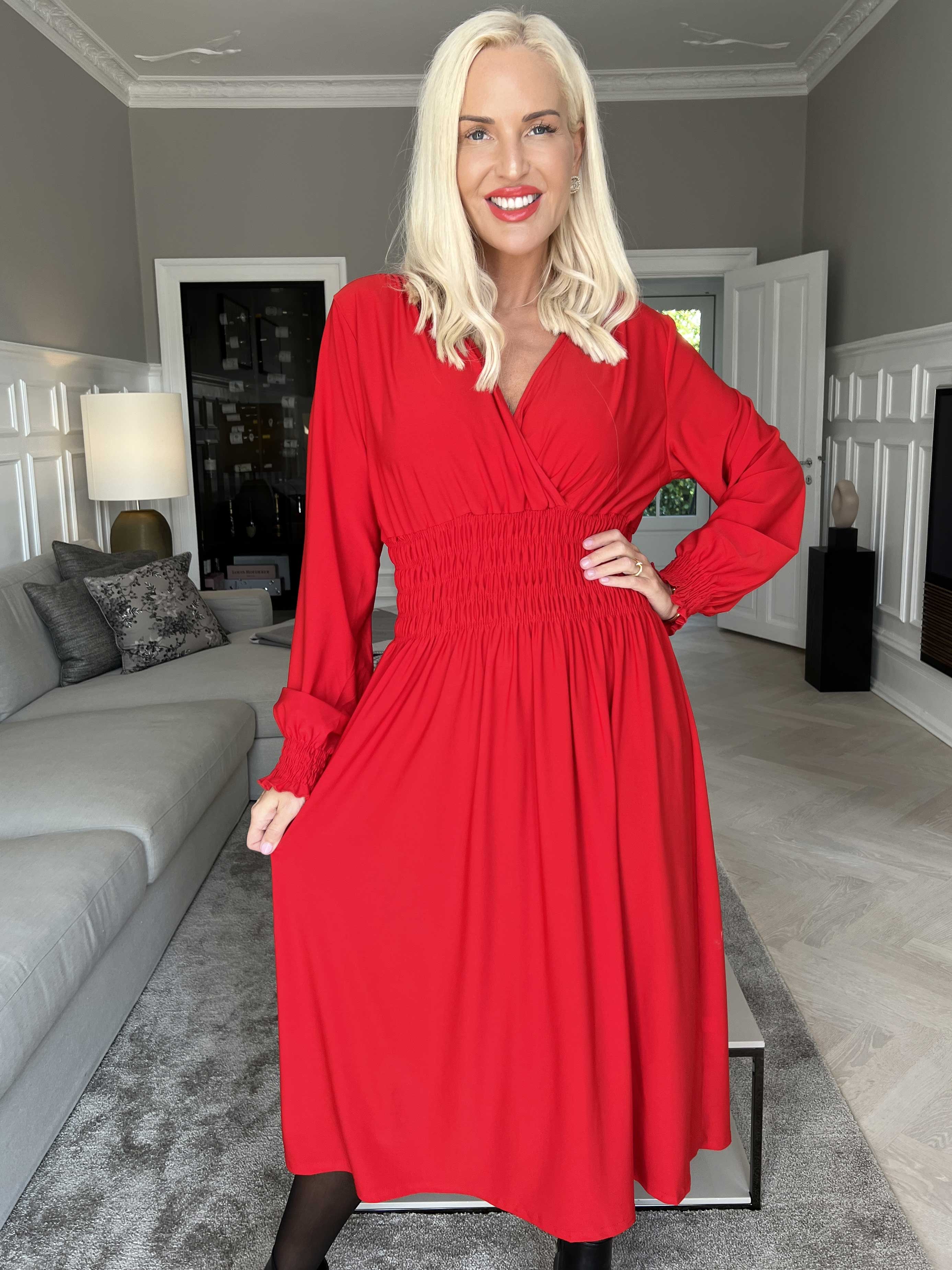 Pams Plain Midi L/S - Elastisk kjole med smock og lange ærmer